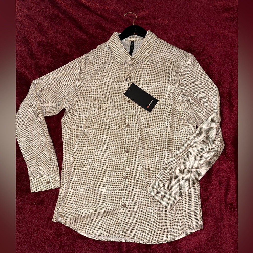 Lululemon men’s button down collard shirt